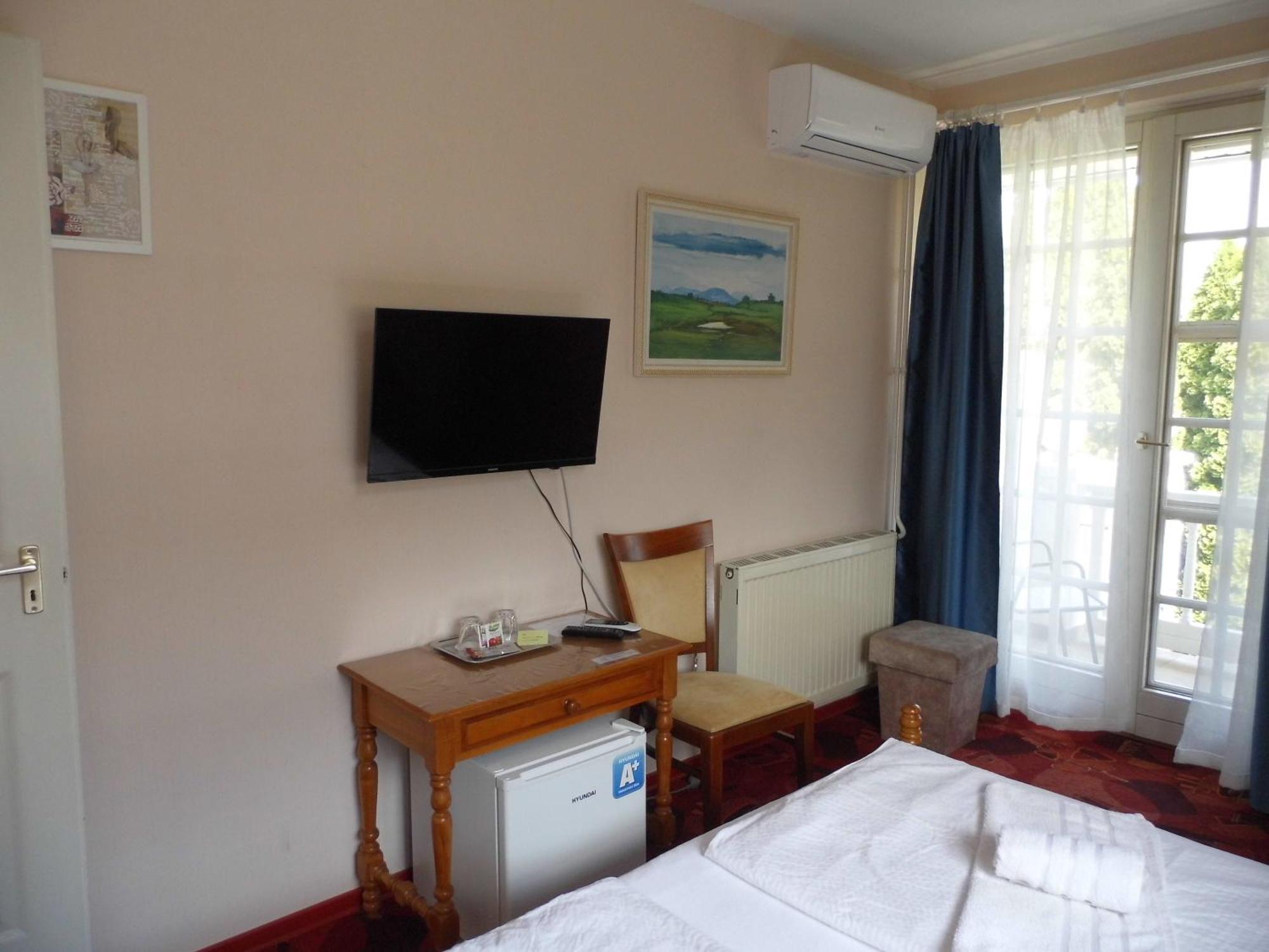 Millennium Villa Keszthely Room photo