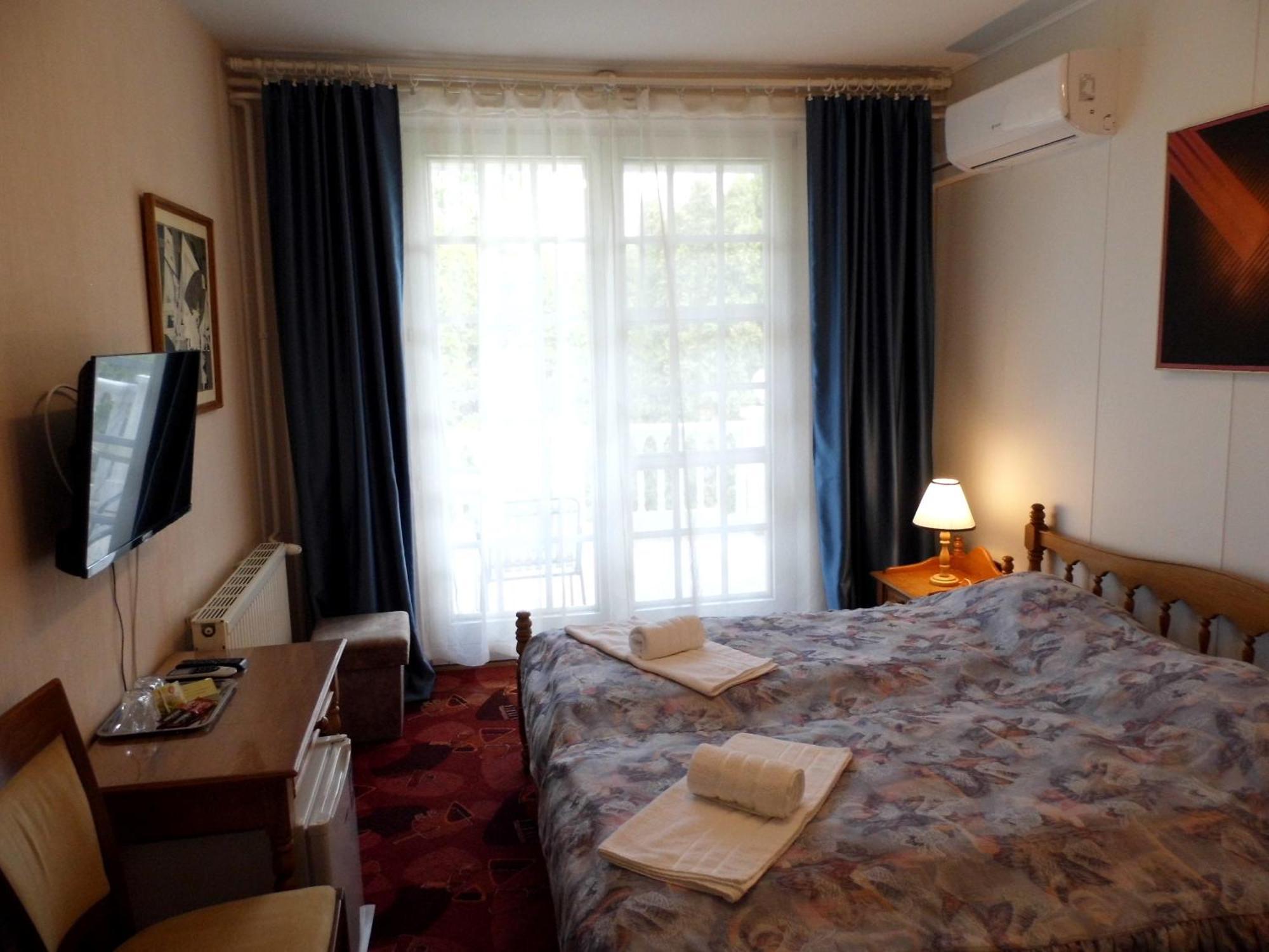 Millennium Villa Keszthely Room photo